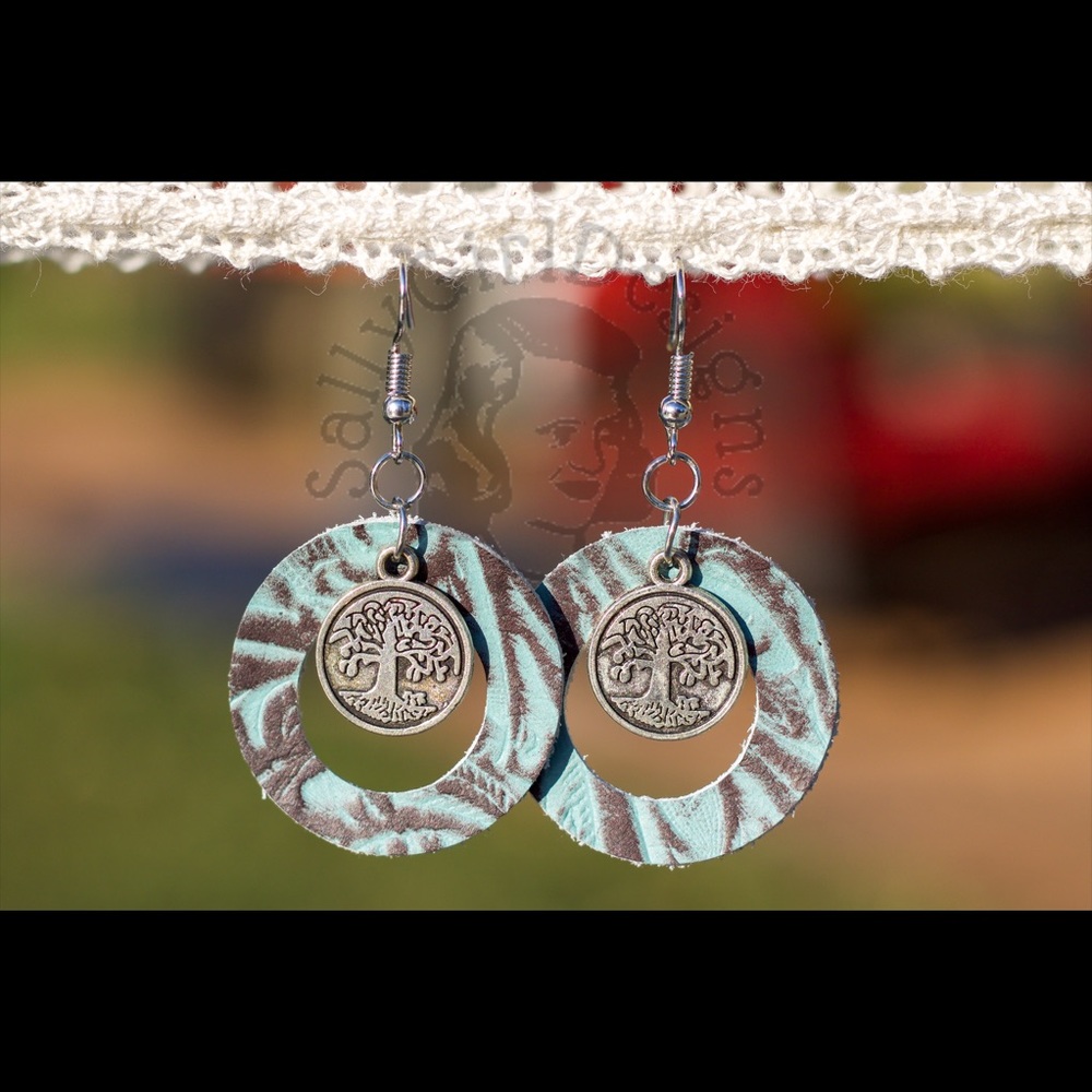 Leather earrings